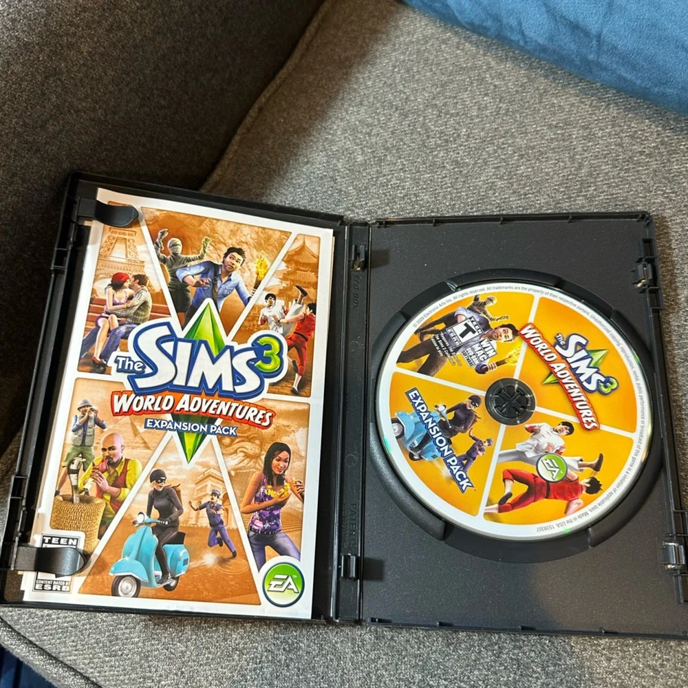 The Sims 3: World Adventures Expansion Pack (PC/MAC) DVD (Includes Manual)